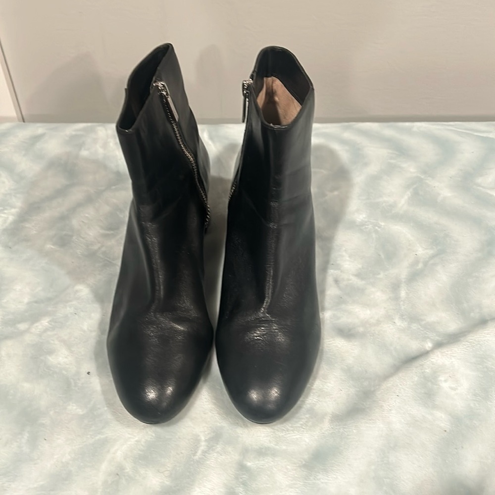 MK used black boots size 9.5